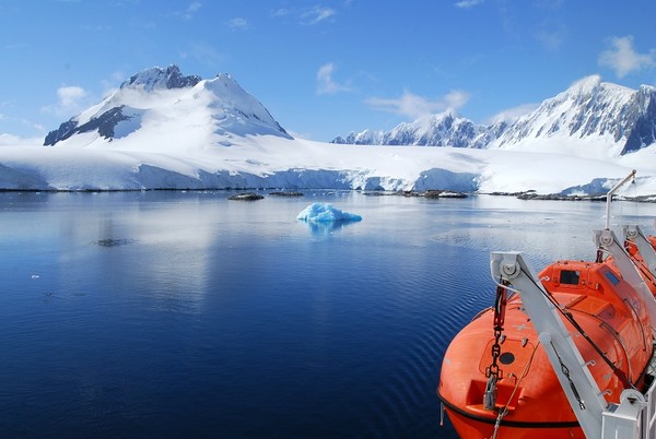 图片[8]-现实生活中难得一见的冰山美图-万荀网