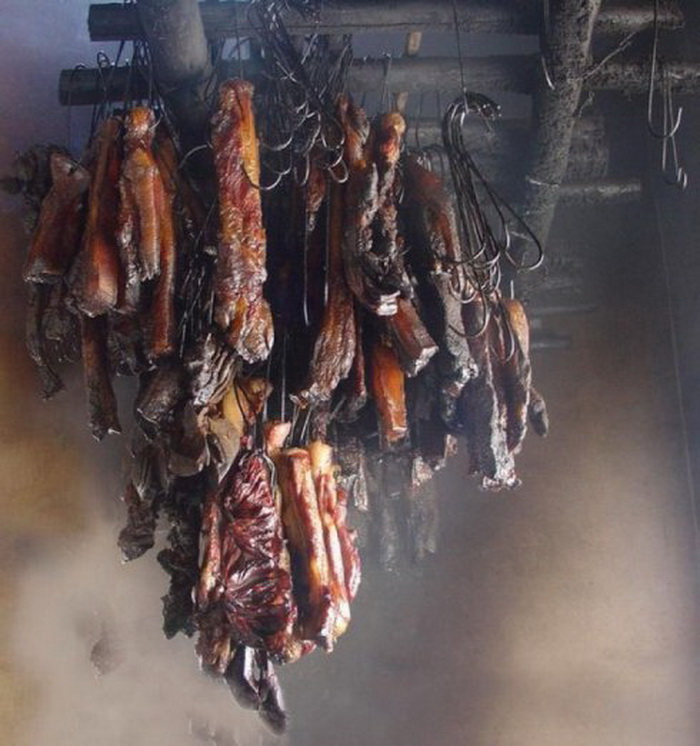 图片[13]-看到全国各地农村的各种熏腊肉你想吃了吗-万荀网