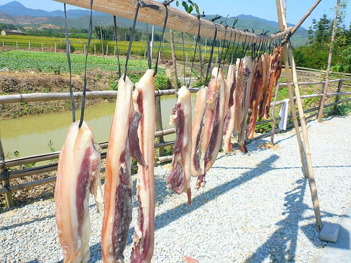 图片[3]-看到全国各地农村的各种熏腊肉你想吃了吗-万荀网