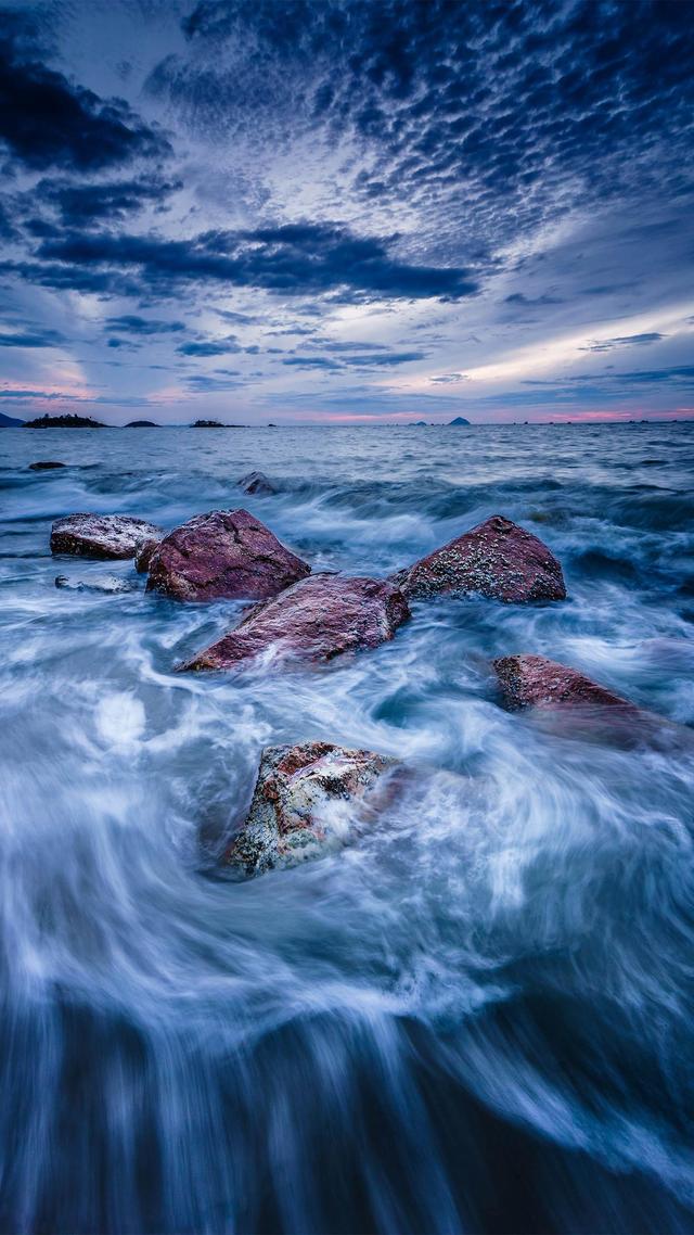 如果有一天，你一觉醒来发现自己到了宇宙的某个角落-万荀网
