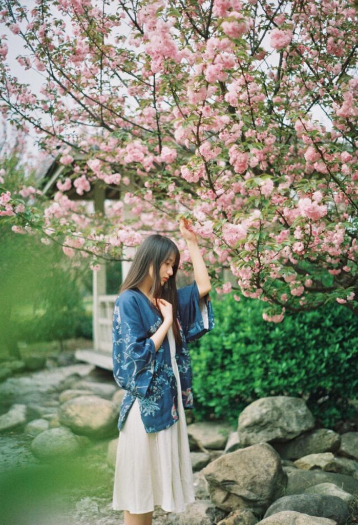 图片[2]-曾经的芳华到底还是败给了快节奏生活中繁华的车水马龙-万荀网